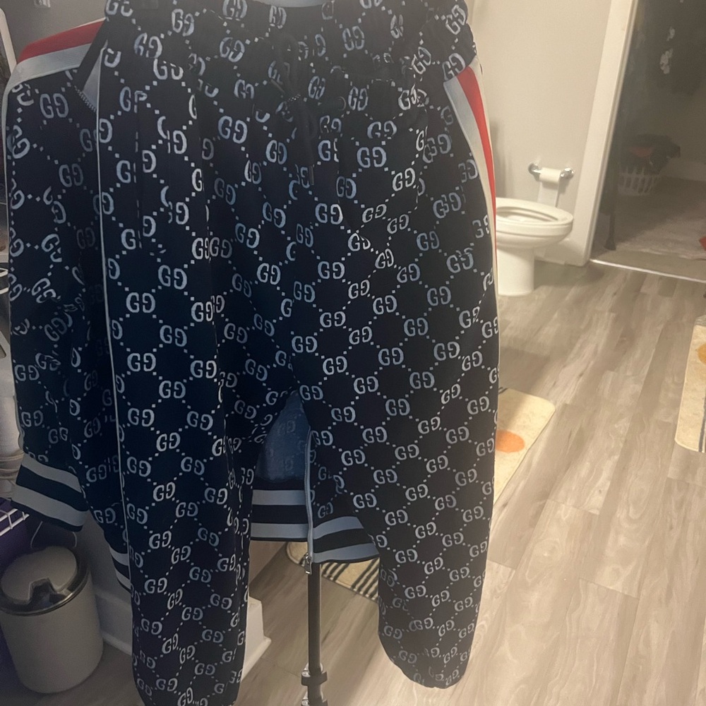 Gucci Monochrome GG Logo Jacket - Picture 4 of 7